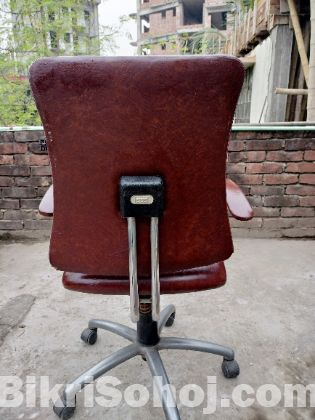 OTOBI office chair